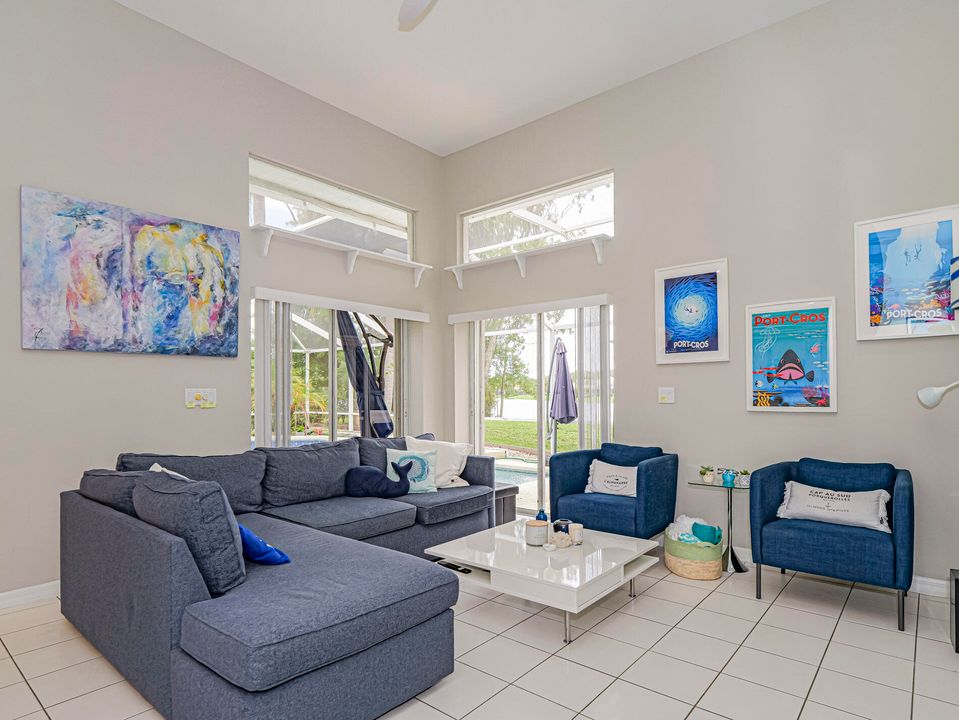 Под контрактом: $650,000 (3 спален, 2 ванн, 2221 Квадратных фут)