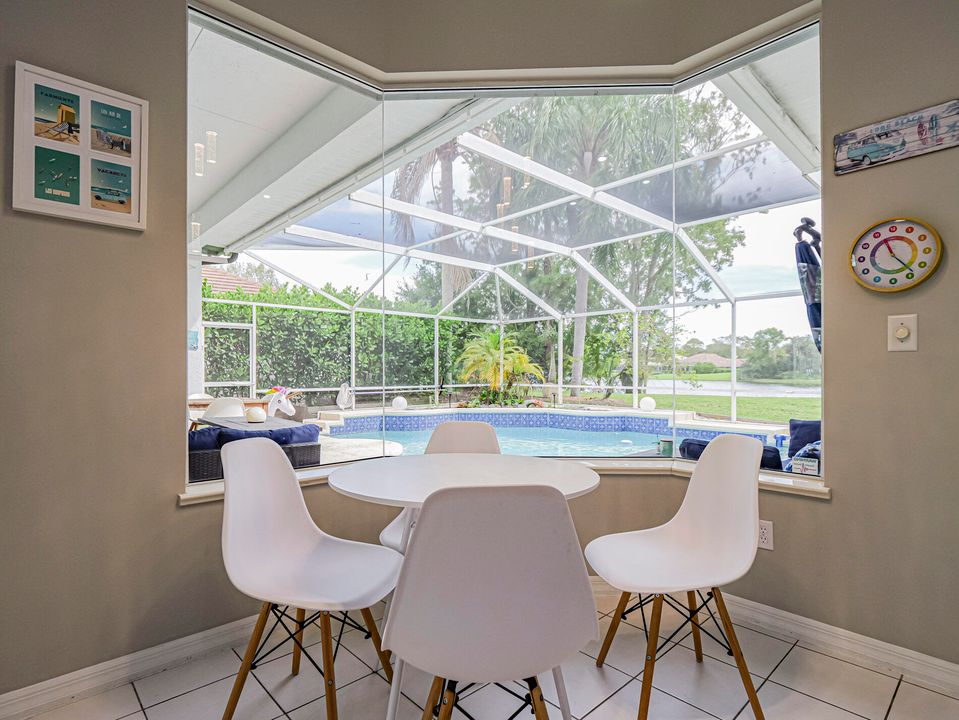 Под контрактом: $650,000 (3 спален, 2 ванн, 2221 Квадратных фут)