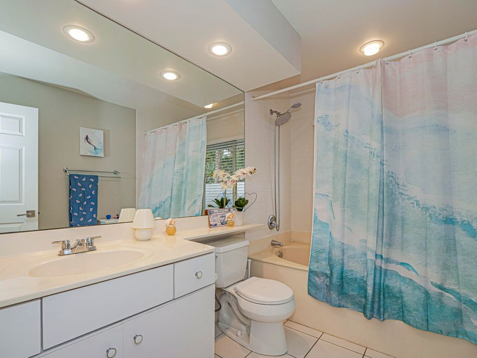 Под контрактом: $650,000 (3 спален, 2 ванн, 2221 Квадратных фут)