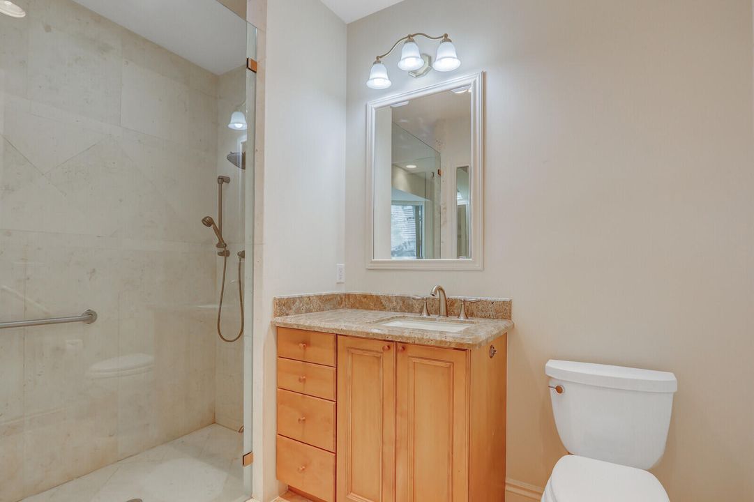 Activo con contrato: $4,950,000 (3 camas, 3 baños, 4037 Pies cuadrados)