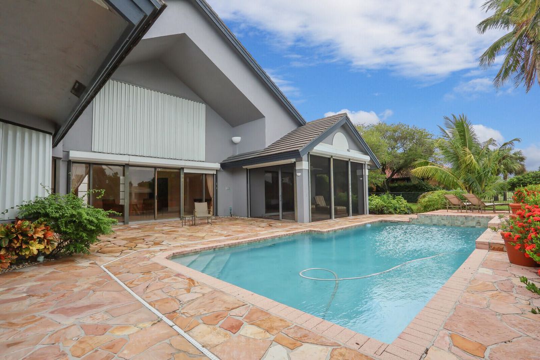 Activo con contrato: $4,950,000 (3 camas, 3 baños, 4037 Pies cuadrados)