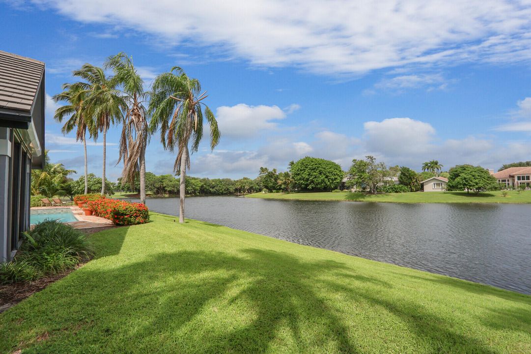 Activo con contrato: $4,950,000 (3 camas, 3 baños, 4037 Pies cuadrados)