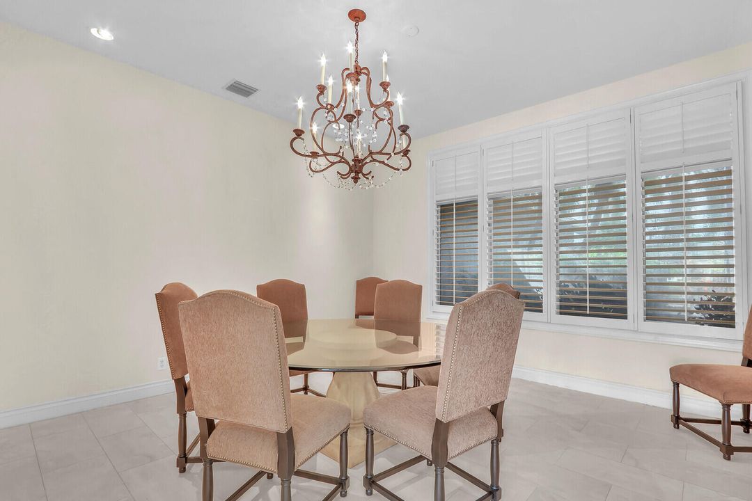 Activo con contrato: $4,950,000 (3 camas, 3 baños, 4037 Pies cuadrados)