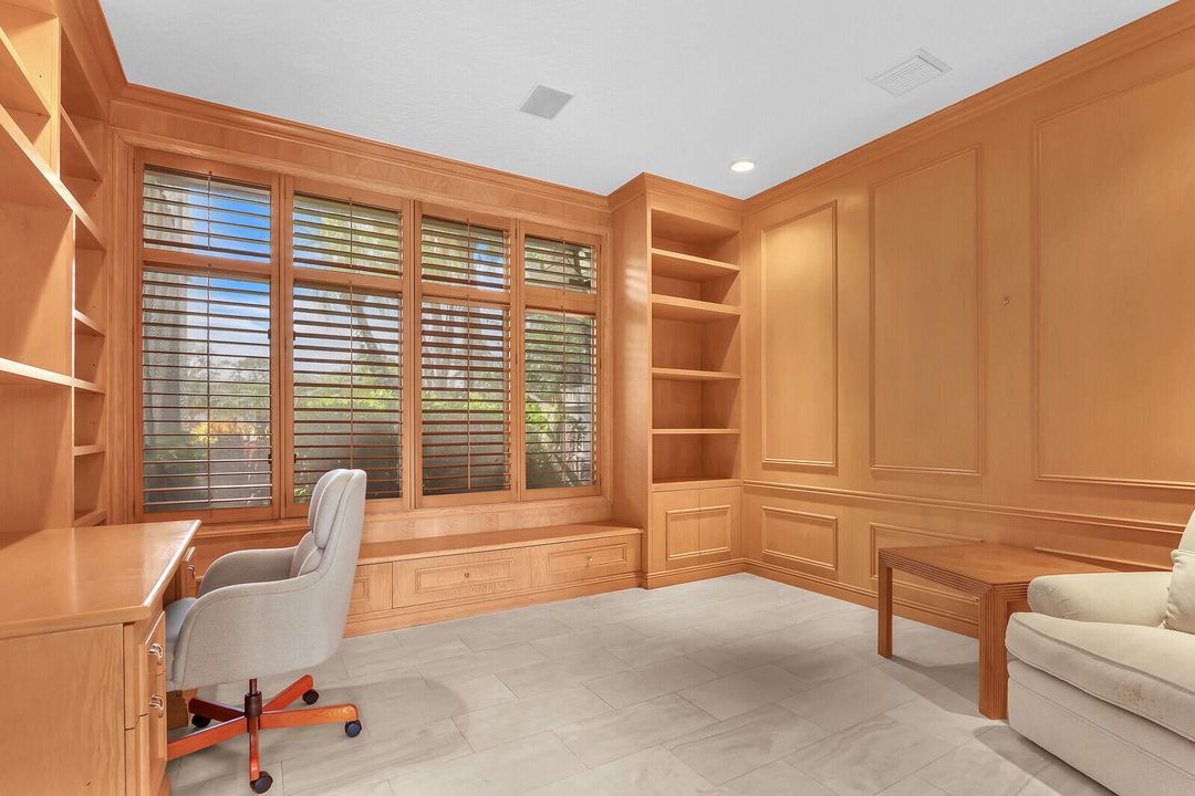 Activo con contrato: $4,950,000 (3 camas, 3 baños, 4037 Pies cuadrados)