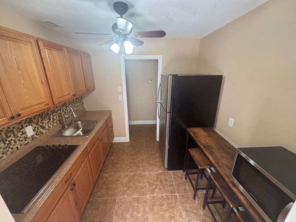 For Rent: $1,600 (1 beds, 1 baths, 600 Square Feet)