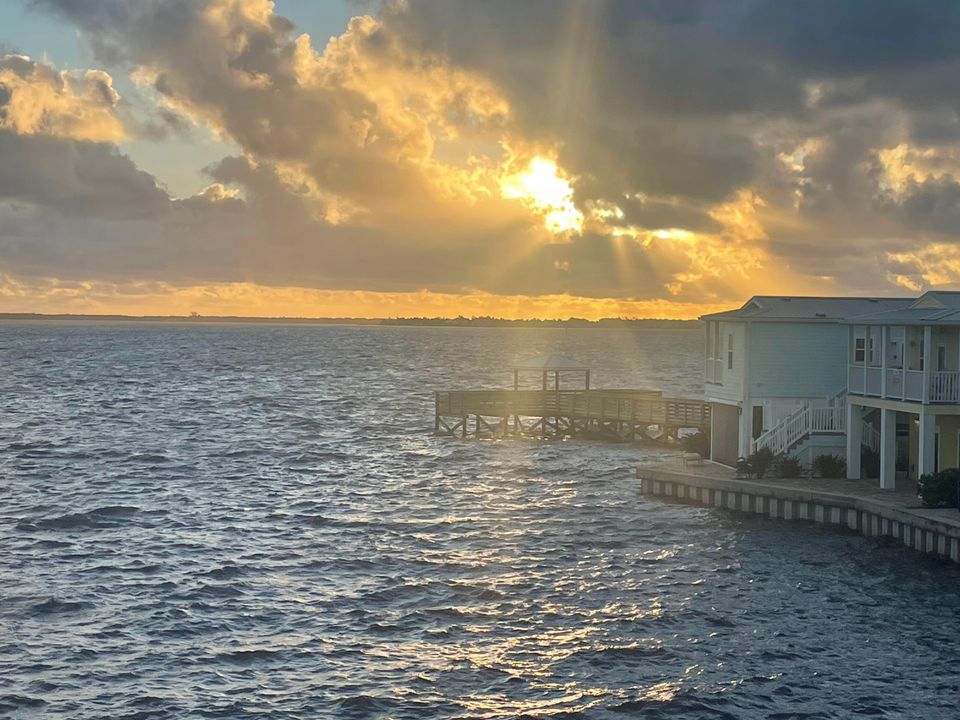 出租: $3,700 (2 贝兹, 2 浴室, 1100 平方英尺)