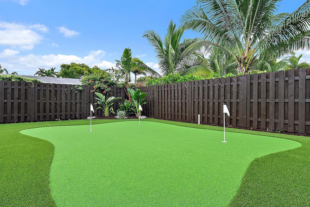 Activo con contrato: $1,495,000 (4 camas, 3 baños, 2121 Pies cuadrados)