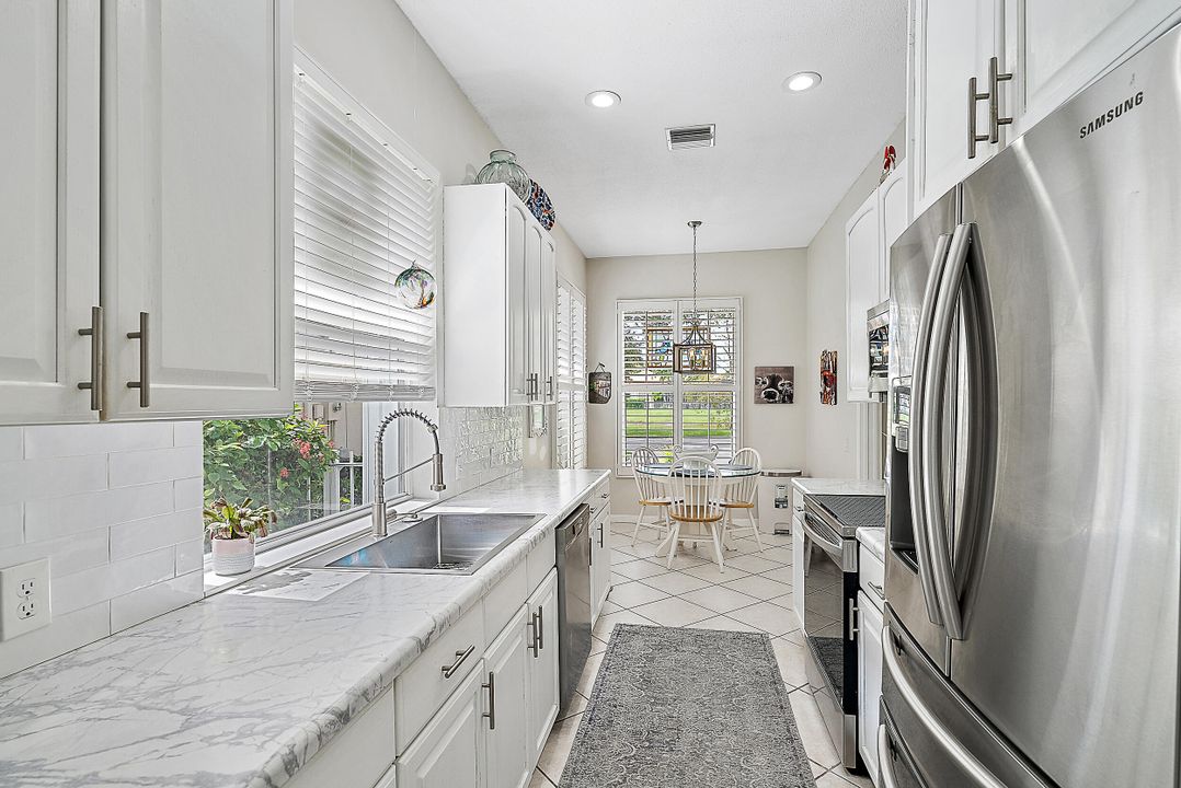 Activo con contrato: $765,000 (3 camas, 2 baños, 1975 Pies cuadrados)