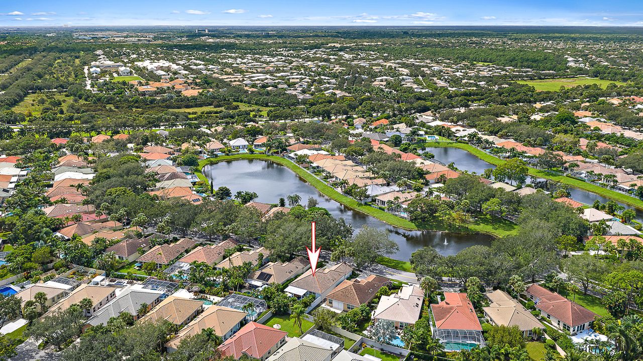 Activo con contrato: $765,000 (3 camas, 2 baños, 1975 Pies cuadrados)