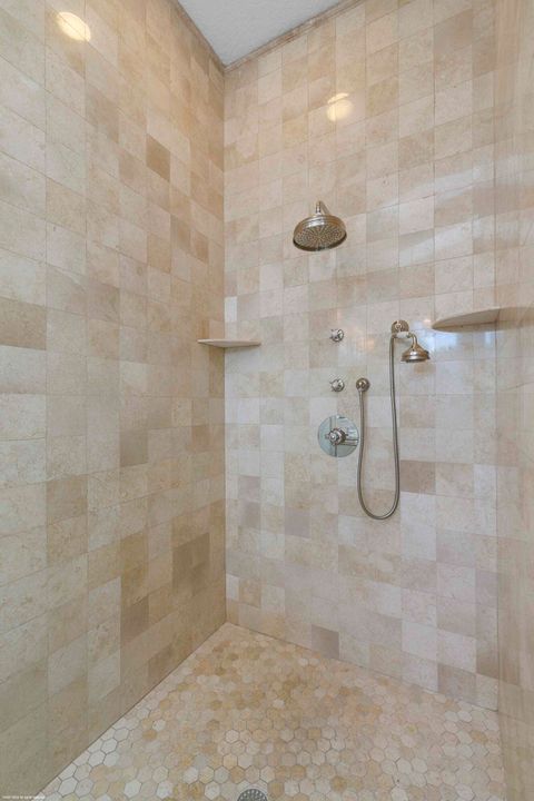 Active With Contract: $15,000 (3 beds, 3 baths, 2172 Square Feet)