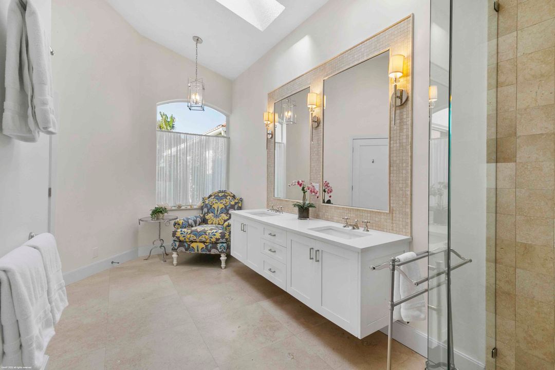 Active With Contract: $15,000 (3 beds, 3 baths, 2172 Square Feet)