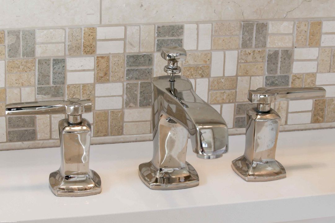 Active With Contract: $15,000 (3 beds, 3 baths, 2172 Square Feet)