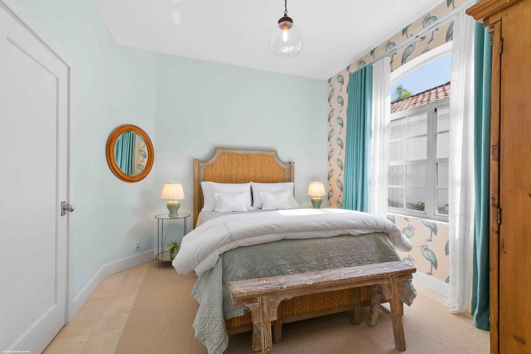 Active With Contract: $15,000 (3 beds, 3 baths, 2172 Square Feet)