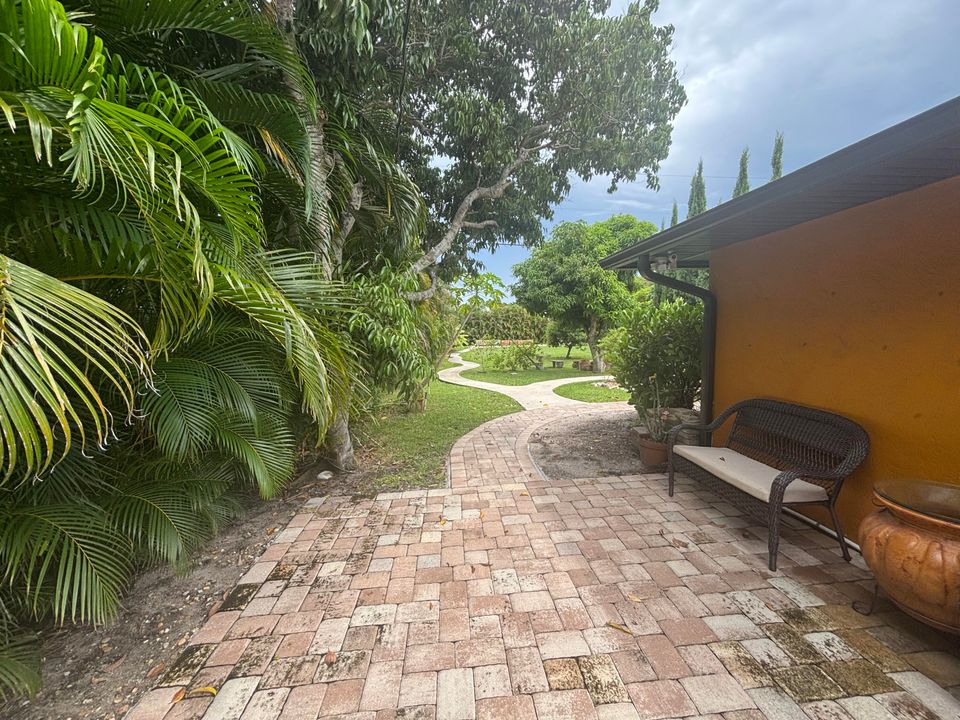 For Rent: $1,600 (1 beds, 1 baths, 600 Square Feet)