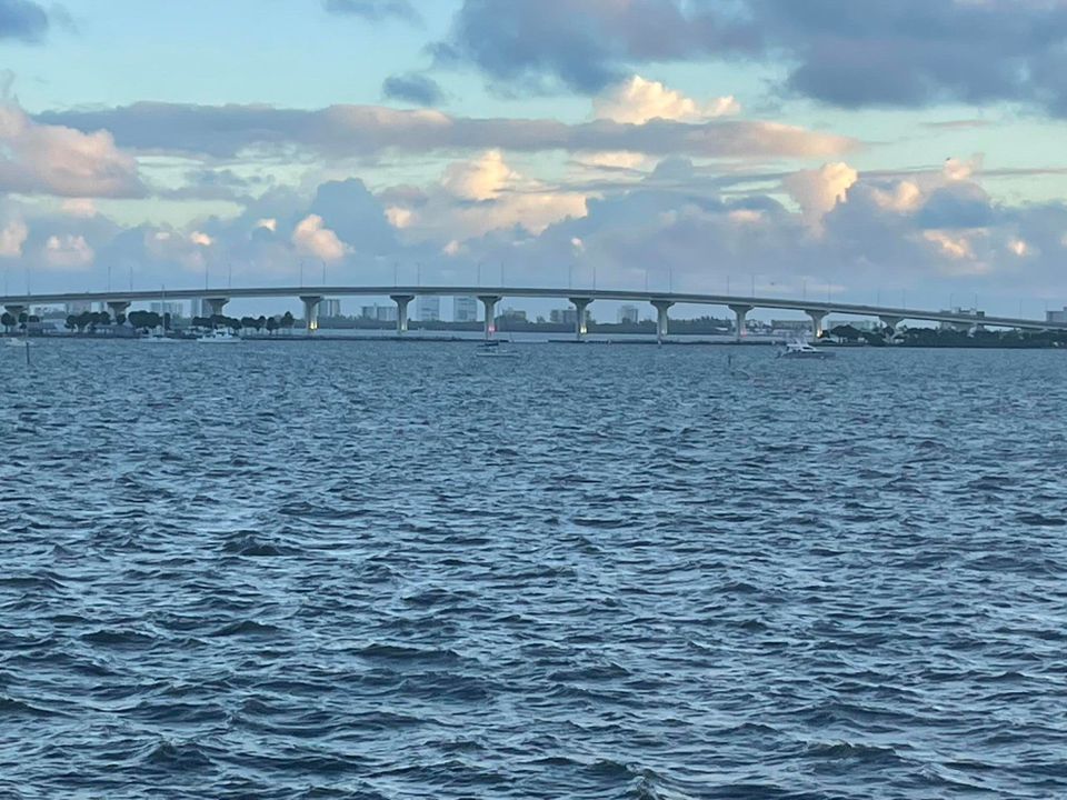 出租: $3,700 (2 贝兹, 2 浴室, 1100 平方英尺)