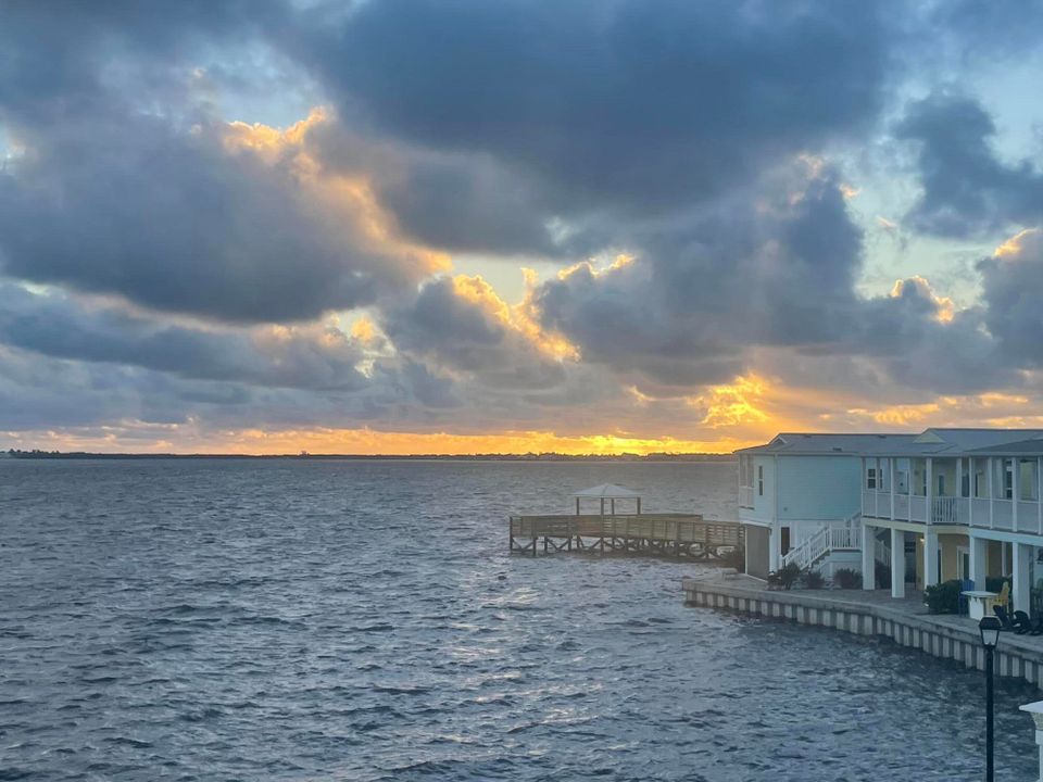 出租: $3,700 (2 贝兹, 2 浴室, 1100 平方英尺)