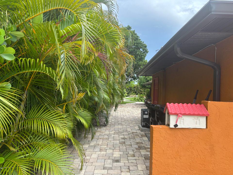 For Rent: $1,600 (1 beds, 1 baths, 600 Square Feet)