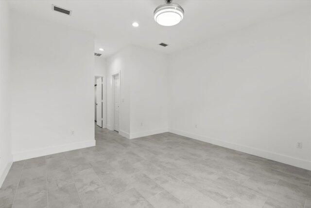 На продажу: $396,000 (4 спален, 2 ванн, 1950 Квадратных фут)