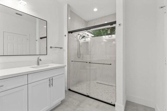 На продажу: $396,000 (4 спален, 2 ванн, 1950 Квадратных фут)