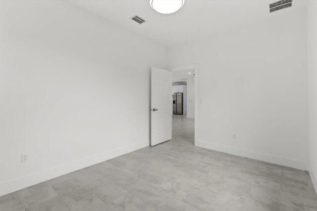 На продажу: $396,000 (4 спален, 2 ванн, 1950 Квадратных фут)