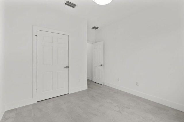 На продажу: $396,000 (4 спален, 2 ванн, 1950 Квадратных фут)