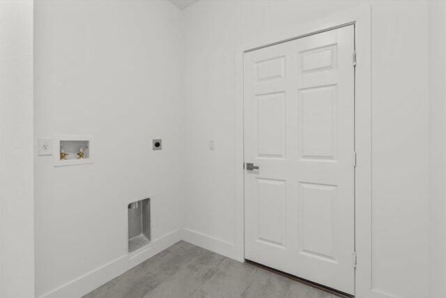 На продажу: $396,000 (4 спален, 2 ванн, 1950 Квадратных фут)