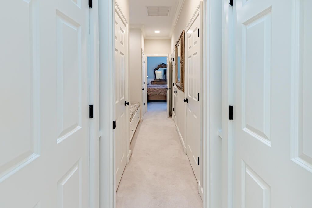 合同活跃: $615,000 (3 贝兹, 2 浴室, 2397 平方英尺)