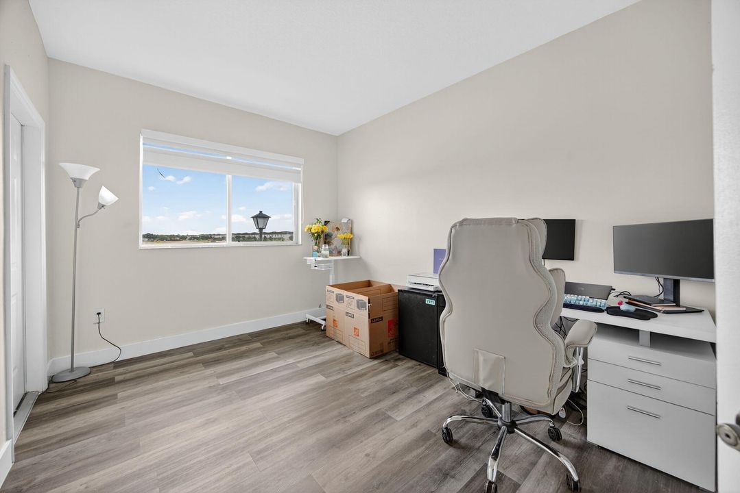 Active With Contract: $390,000 (3 beds, 2 baths, 1672 Square Feet)