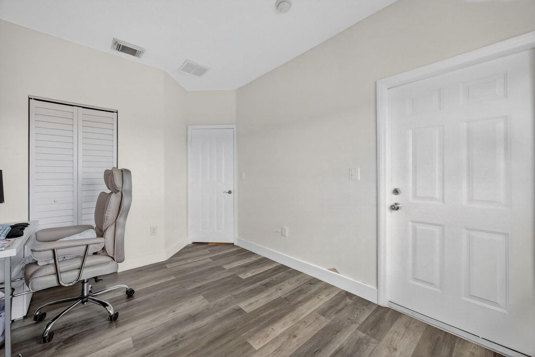 Active With Contract: $390,000 (3 beds, 2 baths, 1672 Square Feet)