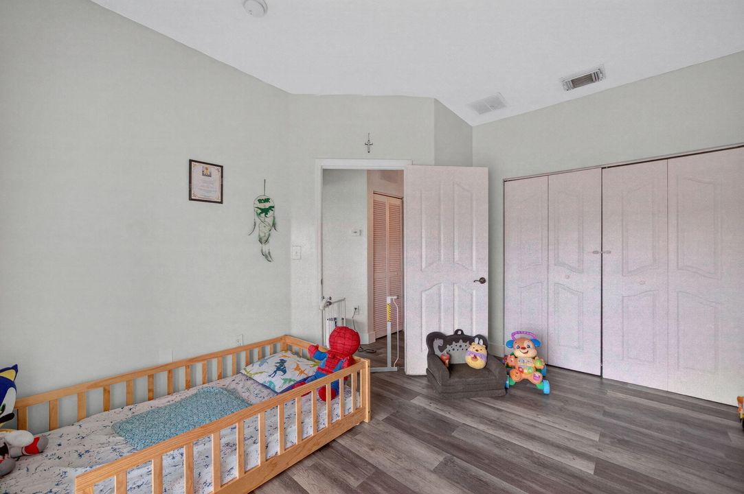 Active With Contract: $390,000 (3 beds, 2 baths, 1672 Square Feet)