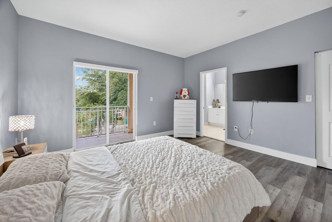 Active With Contract: $390,000 (3 beds, 2 baths, 1672 Square Feet)