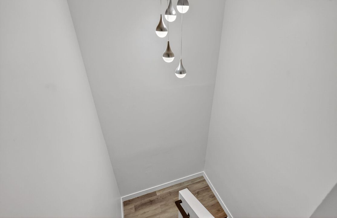 Active With Contract: $390,000 (3 beds, 2 baths, 1672 Square Feet)