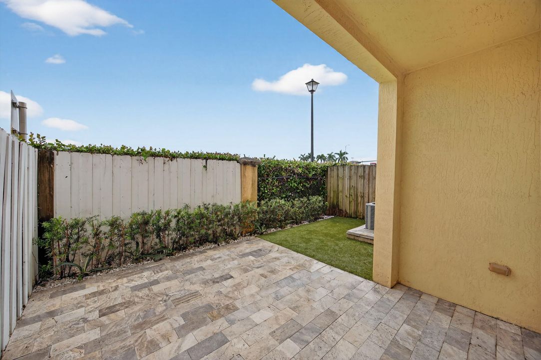 Active With Contract: $390,000 (3 beds, 2 baths, 1672 Square Feet)