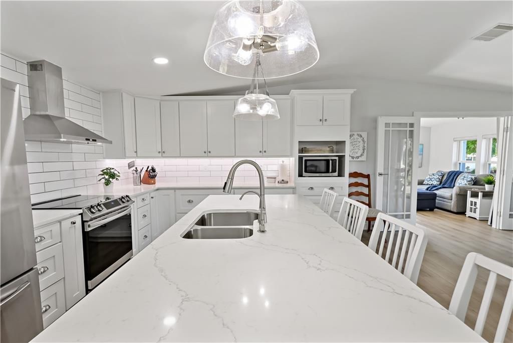 Activo con contrato: $300,000 (2 camas, 2 baños, 1609 Pies cuadrados)