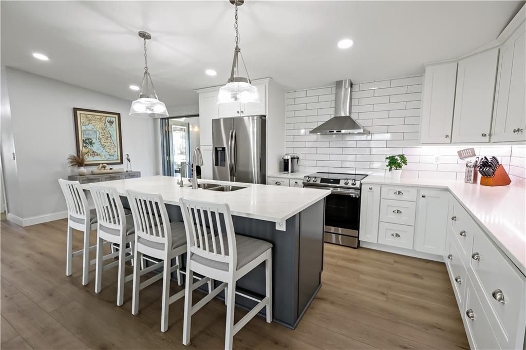 Activo con contrato: $300,000 (2 camas, 2 baños, 1609 Pies cuadrados)