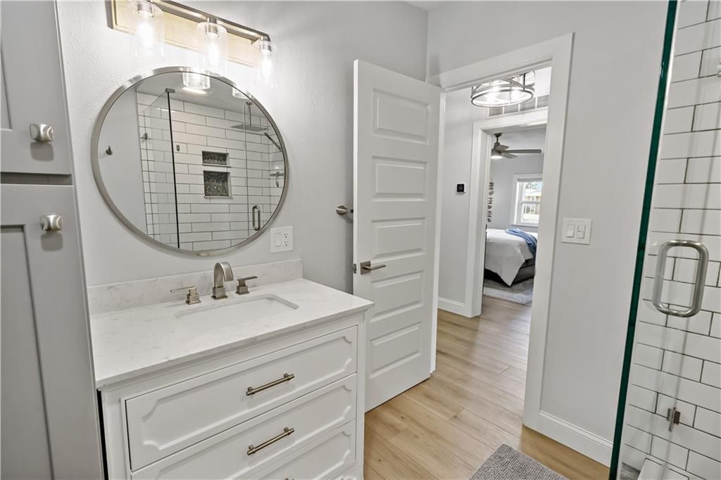 Activo con contrato: $300,000 (2 camas, 2 baños, 1609 Pies cuadrados)