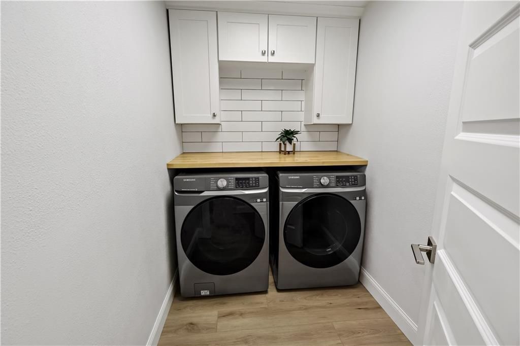 Activo con contrato: $300,000 (2 camas, 2 baños, 1609 Pies cuadrados)