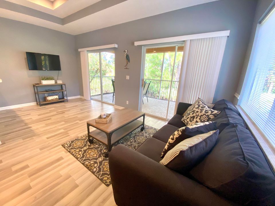 For Sale: $290,000 (2 beds, 2 baths, 1312 Square Feet)