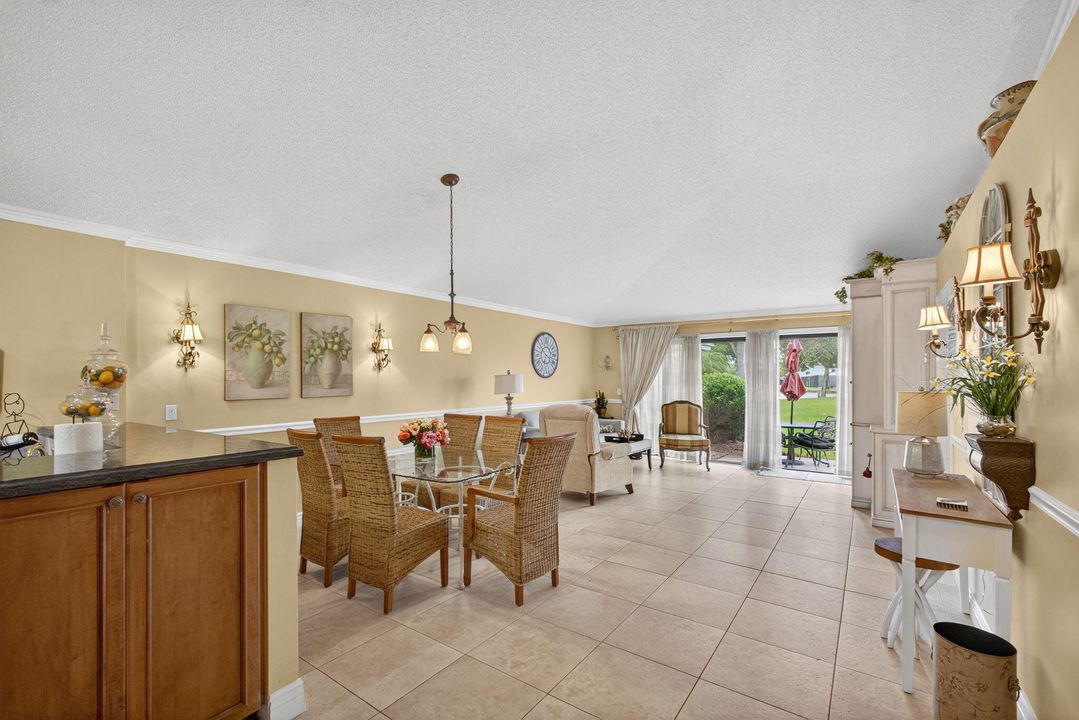 Active With Contract: $419,900 (2 beds, 2 baths, 1135 Square Feet)