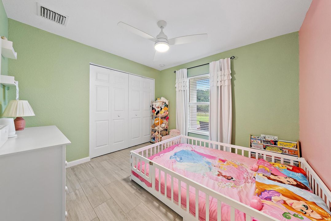 合同活跃: $685,000 (4 贝兹, 2 浴室, 2173 平方英尺)