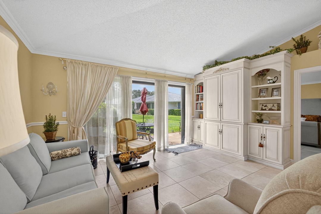 Active With Contract: $419,900 (2 beds, 2 baths, 1135 Square Feet)