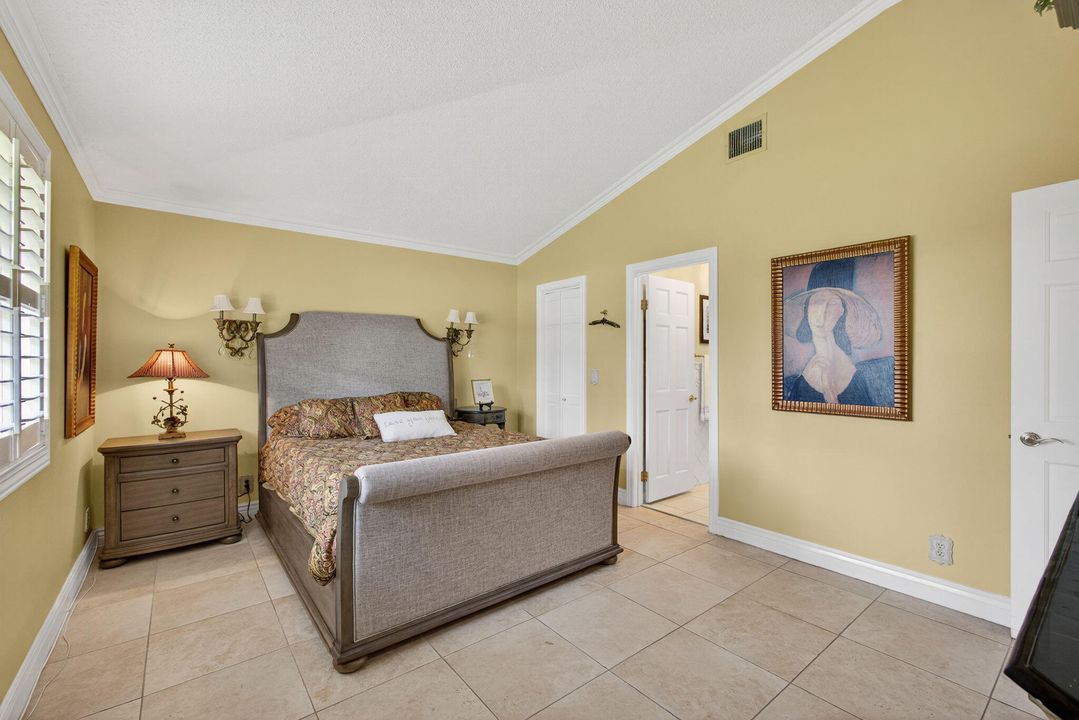 Active With Contract: $419,900 (2 beds, 2 baths, 1135 Square Feet)