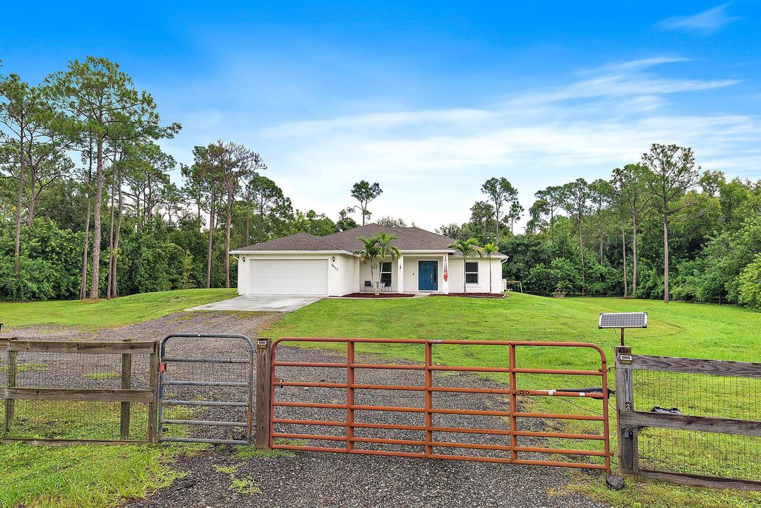 合同活跃: $685,000 (4 贝兹, 2 浴室, 2173 平方英尺)