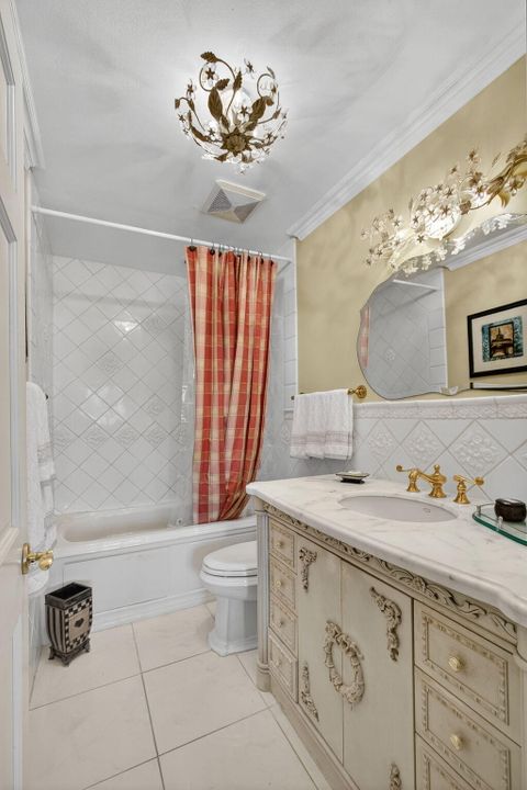 Active With Contract: $419,900 (2 beds, 2 baths, 1135 Square Feet)