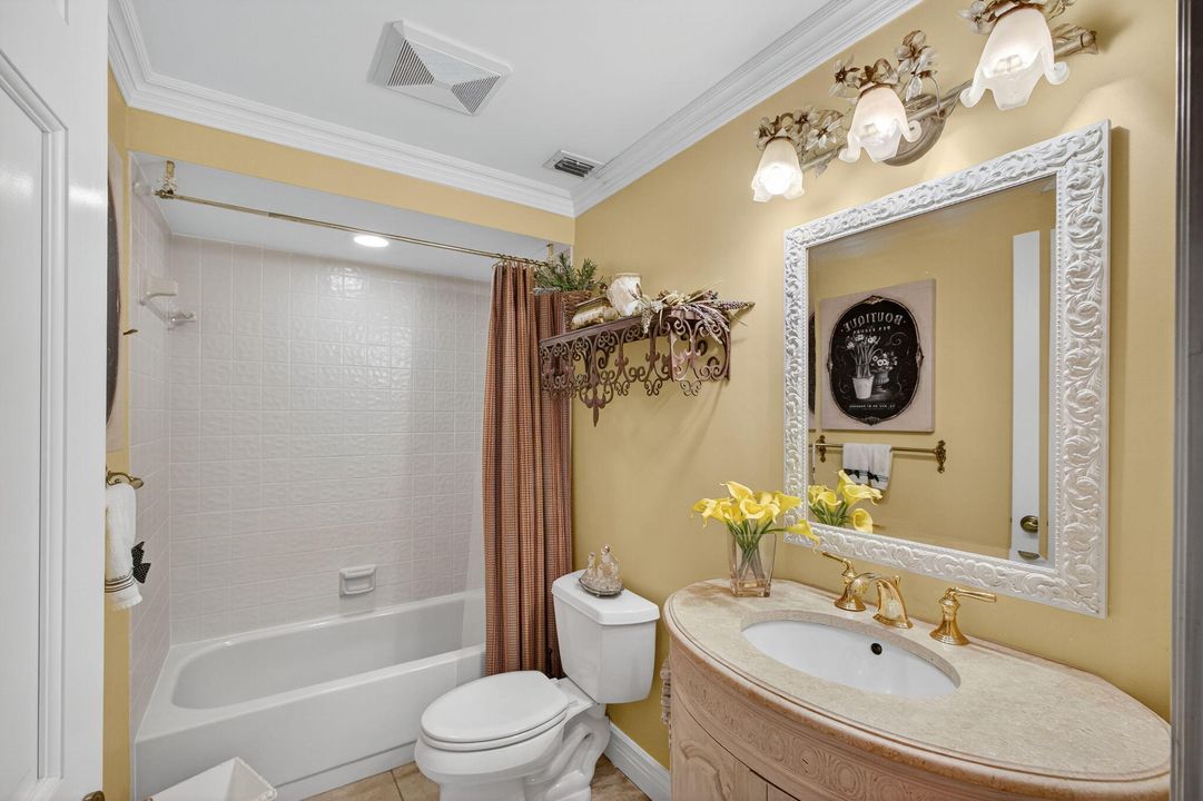 Active With Contract: $419,900 (2 beds, 2 baths, 1135 Square Feet)