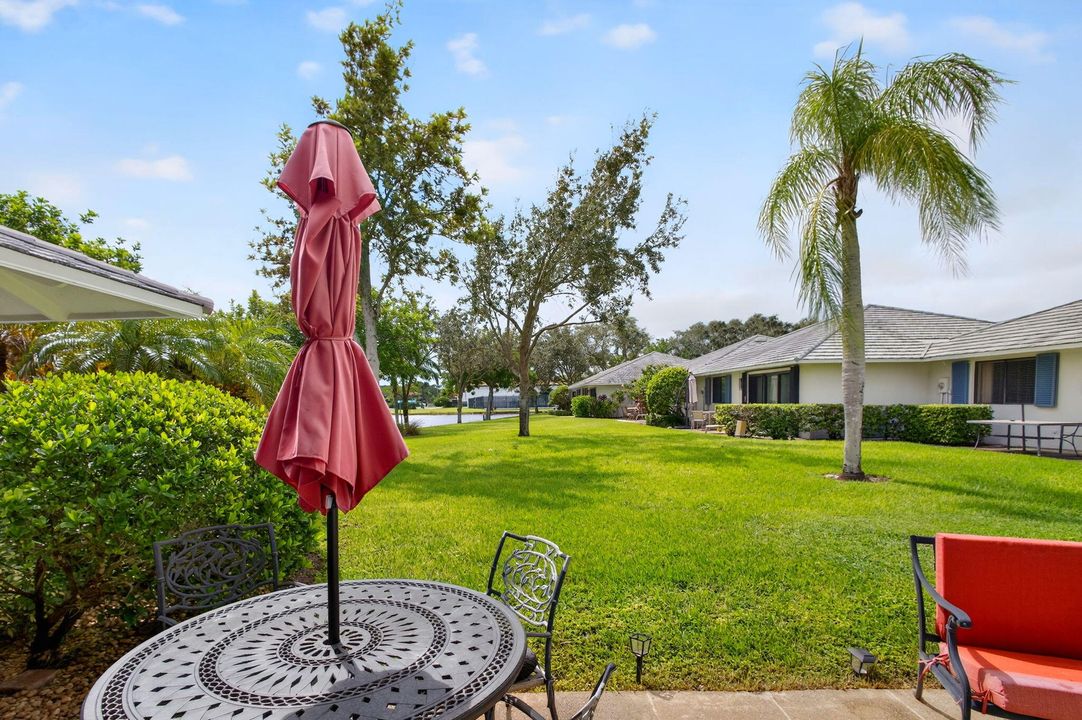 Active With Contract: $419,900 (2 beds, 2 baths, 1135 Square Feet)