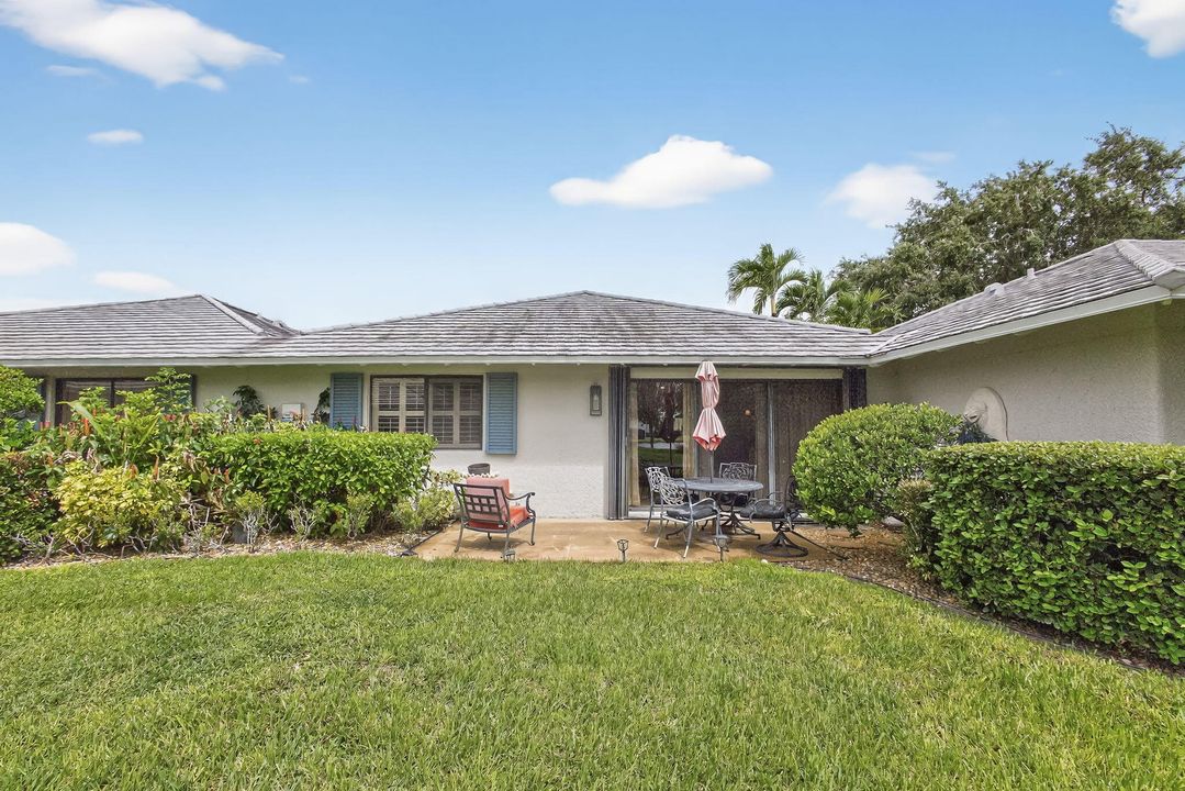 Active With Contract: $419,900 (2 beds, 2 baths, 1135 Square Feet)