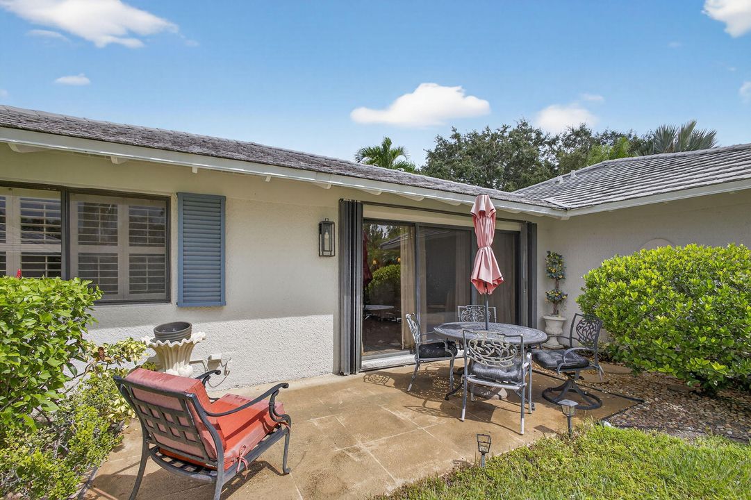 Active With Contract: $419,900 (2 beds, 2 baths, 1135 Square Feet)