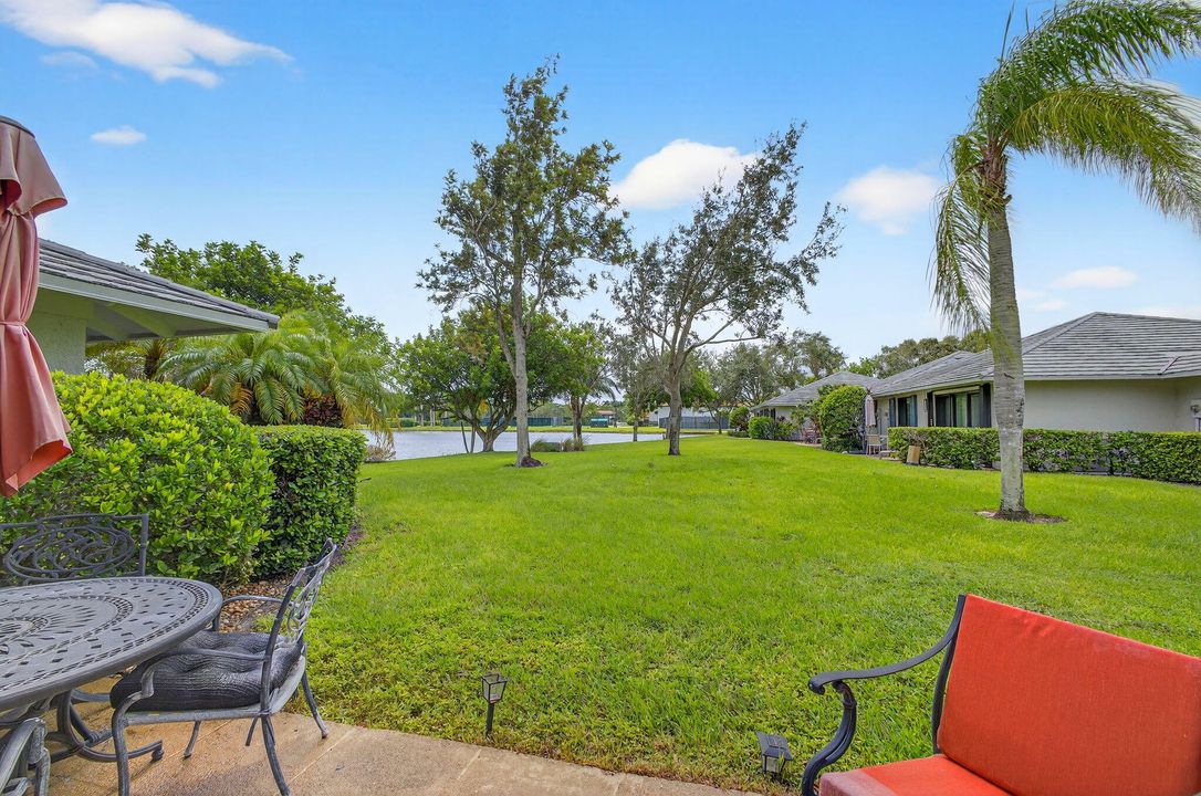 Active With Contract: $419,900 (2 beds, 2 baths, 1135 Square Feet)