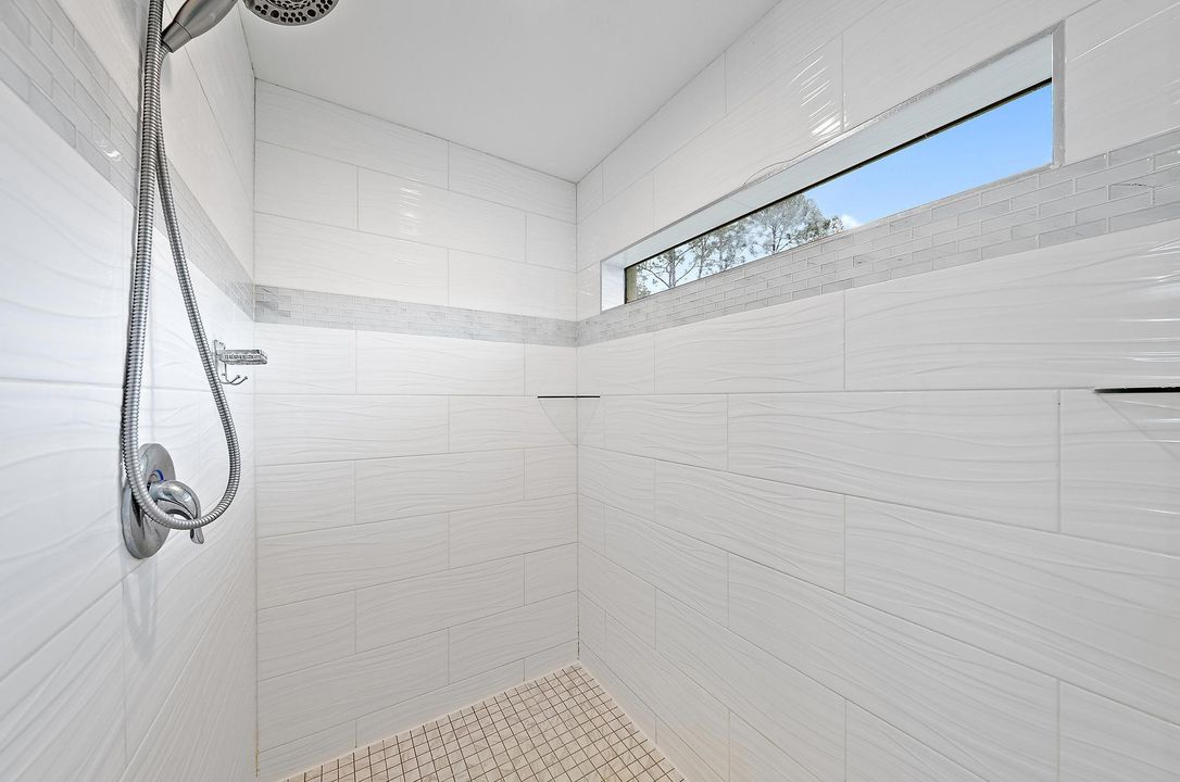 合同活跃: $685,000 (4 贝兹, 2 浴室, 2173 平方英尺)